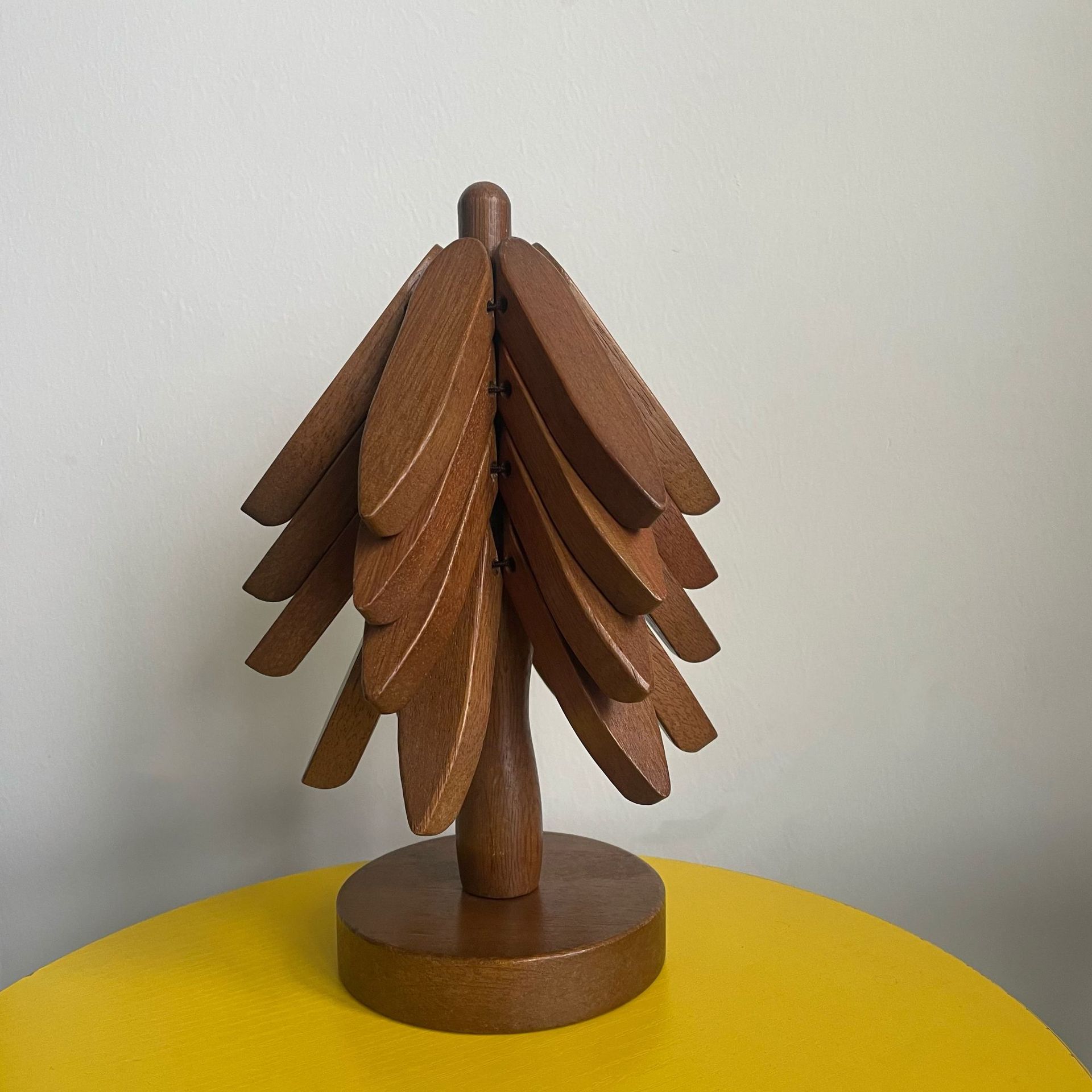 Umweltfreundliches klappbares Holz-Untersetzer-Set im skandinavischen Stil