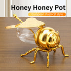 Honigglas in Bienenform als Symbol für Struktur und Zusammenhalt